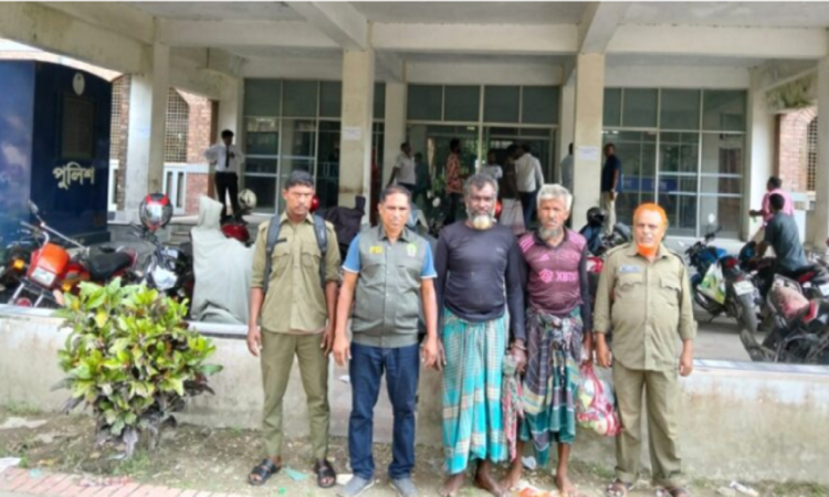 মাছ শিকারের দায়ে দুই জেলে আটক