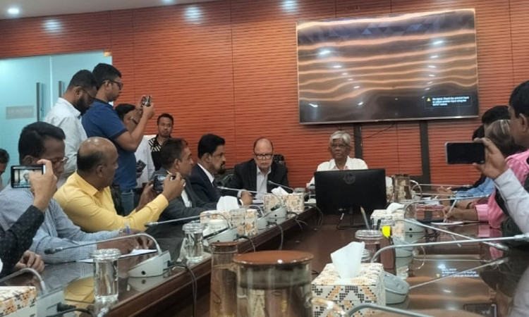 পে কমিশনের সিদ্ধান্ত নেবে আগামী সরকার: অর্থ উপদেষ্টা