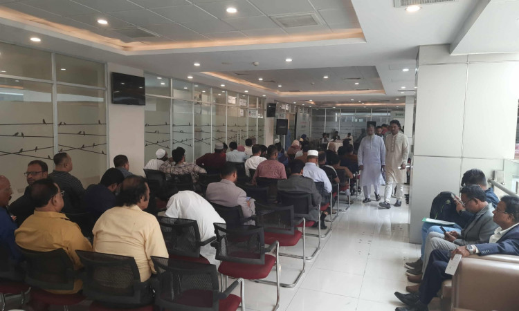 তরুণ–বুড়ো সবার ঢল এনসিপির মনোনয়ন সাক্ষাৎকারে