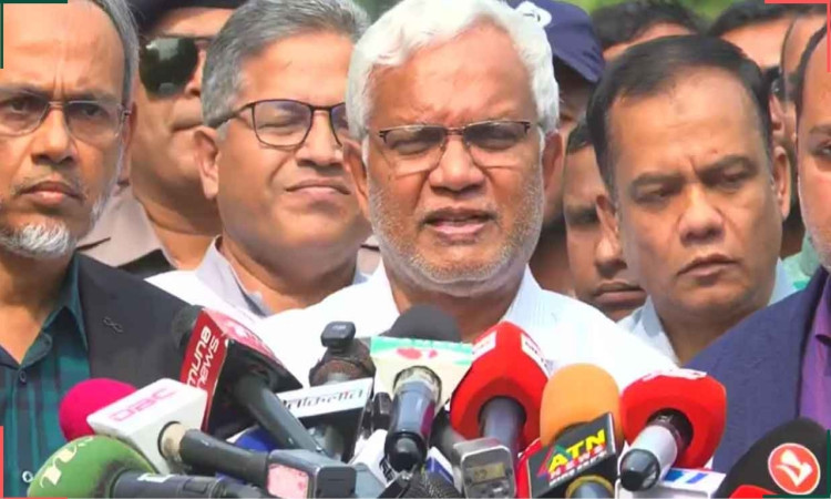 খালেদা জিয়া চিকিৎসা নিচ্ছেন, গুজবে কান না দেওয়ার অনুরোধ