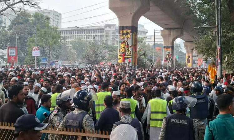 স্বরাষ্ট্র উপদেষ্টাকে পদত্যাগের ২৪ ঘণ্টার আলটিমেটাম