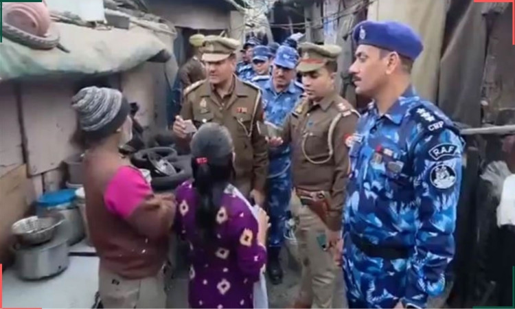 উত্তর প্রদেশে পিঠে ফোন ঠেকিয়ে ‘বাংলাদেশি’ শনাক্তকরণ