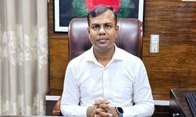 মুক্তিযোদ্ধা চাচাকে বাবা বানিয়ে বিসিএস, কারাগারে কামাল হোসেন