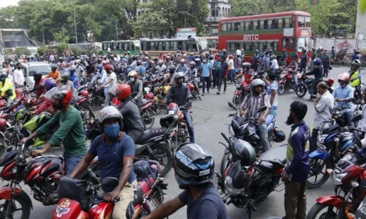 আজ থেকে রেশনিং পদ্ধতিতে জ্বালানি তেল বিক্রি