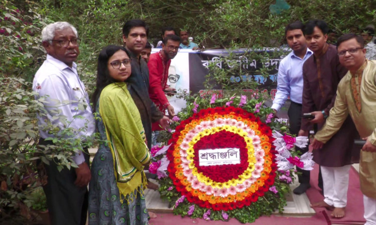 পল্লী কবির ৫০তম মৃত্যুবার্ষিকী, সমাধিতে ফুলেল শ্রদ্ধা