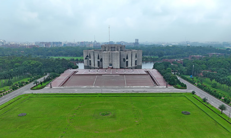 ঈদে এলাকামুখী মন্ত্রী-এমপিরা