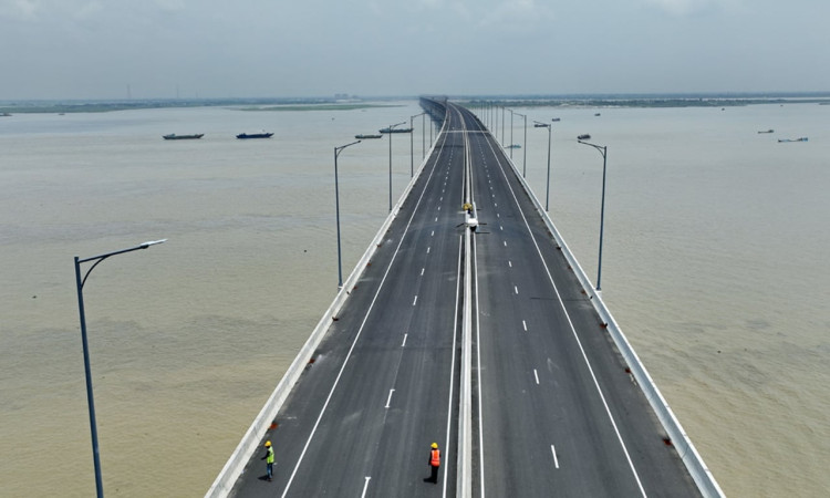 পদ্মা-যমুনা সেতুতে টোল ও পারাপারে নতুন রেকর্ড