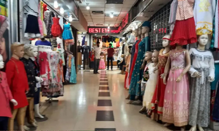 রাত ৮ টার মধ্যে দোকান ও শপিংমল বন্ধের সিদ্ধান্ত
