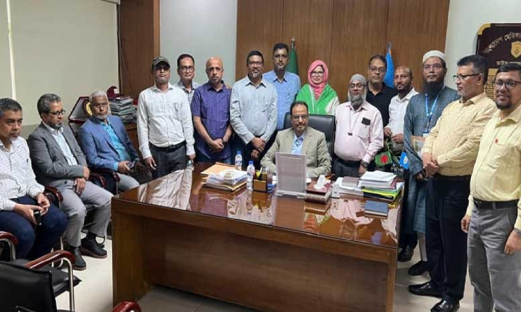 বিএমইউ ভিসির কাছে ২০ দফা দাবিতে মুভমেন্ট ফর জাস্টিসের স্বারকলিপি