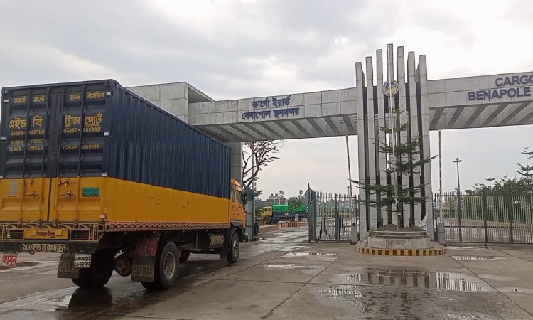 তিনদিন পর খুলল বেনাপোল-পেট্রাপোল বন্দর