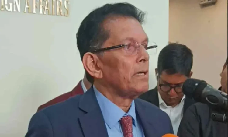 চীন সফরে পররাষ্ট্রমন্ত্রী, দ্বিপাক্ষিক সম্পর্ক জোরদারে আলোচনা