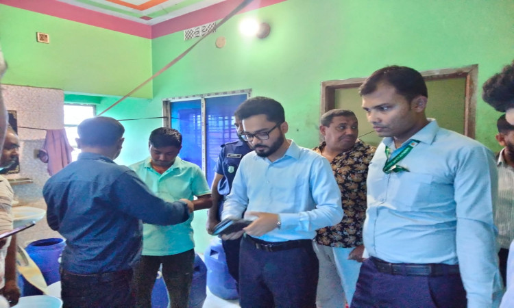 সাতক্ষীরায় দুধে ভেজাল মেশানোর দায়ে ব্যবসায়ীর কারাদণ্ড