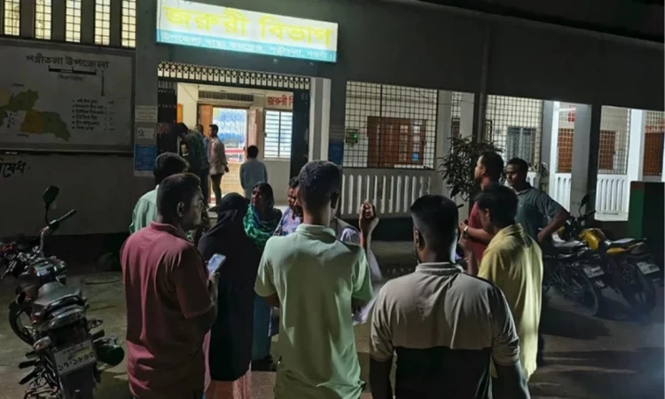 নওগাঁয় ব্রিজের রেলিংয়ে প্রাইভেটকারের ধাক্কা, নিহত ২