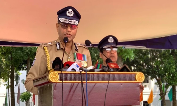 মাদক কারবারে জড়ালে পুলিশ সদস্যদের কোনো ছাড় নয়: আইজিপি