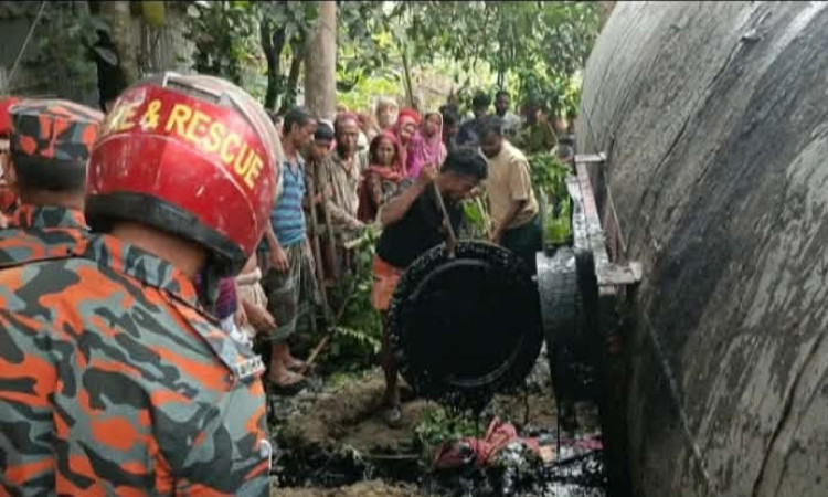 রায়গঞ্জে বিটুমিনবাহী ট্রাকের চাপায় নারী নিহত