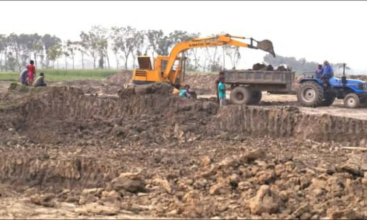 তাড়াশে থামছেই না অবৈধ পুকুর খনন, হুমকিতে শস্যভাণ্ডার