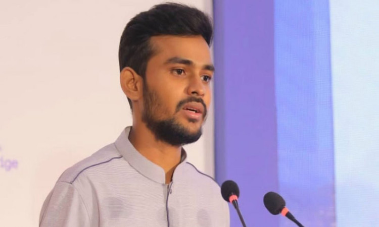 কুমিল্লার প্রশাসককে 'মূর্খ' বললেন সাবেক উপদেষ্টা আসিফ মাহমুদ!