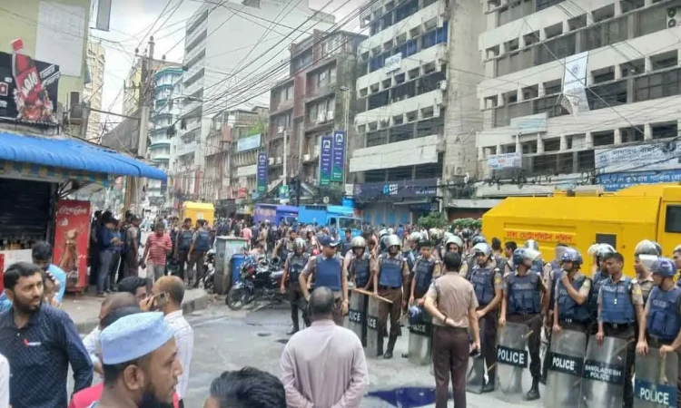 ইসলামী ব্যাংক ইস্যুতে চাপে নয়, আইন অনুযায়ী সিদ্ধান্ত নেবে বাংলাদেশ ব্যাংক