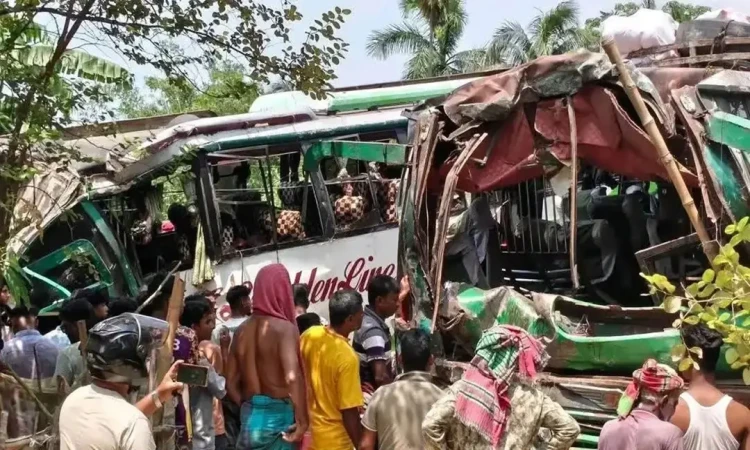 ঈদুল আজহার ১৩ দিনে সড়কে ঝরল ২৮১ প্রাণ