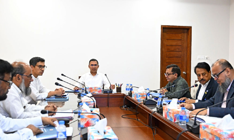 বন্ধ কারখানা সচল করতে কর্মকর্তাদের প্রধানমন্ত্রীর কড়া নির্দেশ