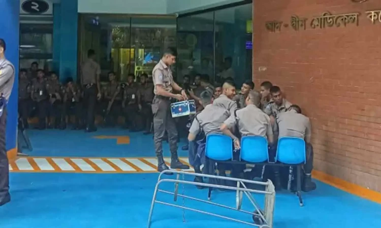 লাইসেন্স বাতিলের পর আদ্-দ্বীন হাসপাতালে পুলিশ মোতায়েন