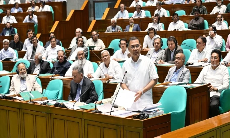 কালো টাকা সাদা করার বিধান প্রত্যাহারসহ বিভিন্ন খাতে কর কমানোর আহ্বান প্রধানমন্ত্রীর