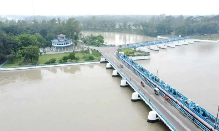 ২৪ থেকে ৭২ ঘণ্টার মধ্যে ১২ জেলায় বন্যার আভাস