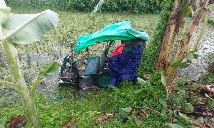 জয়পুরহাটে ট্রাক ও দুই অটোরিকশার ত্রিমুখী সংঘর্ষ, নারীসহ নিহত ৩