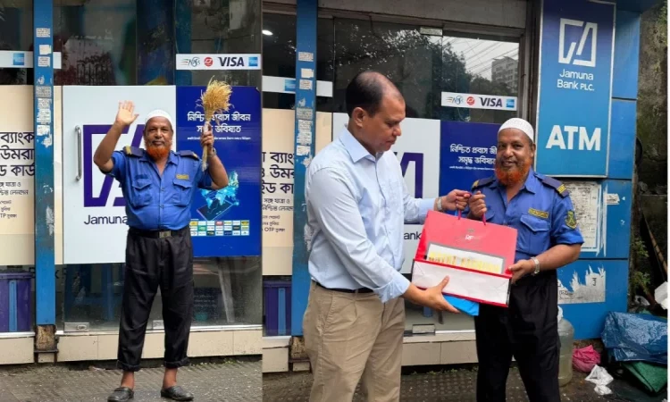 ধানের শীষ হাতে দাঁড়ানো নিরাপত্তা প্রহরীর ভাগ্যবদল: উপহার পাঠালেন প্রধানমন্ত্রী