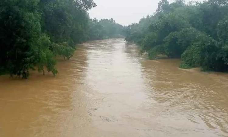 নদ-নদীতে বাড়ছে পানি: ১৫ জেলায় স্বল্পমেয়াদি বন্যার আশঙ্কা