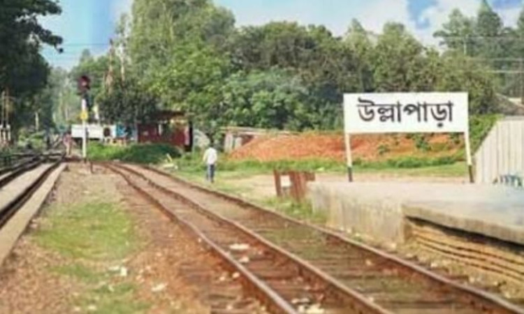 মোবাইলে বিশ্বকাপ দেখতে গিয়ে ট্রেনে কাটা পড়ে যুবকের মৃত্যু