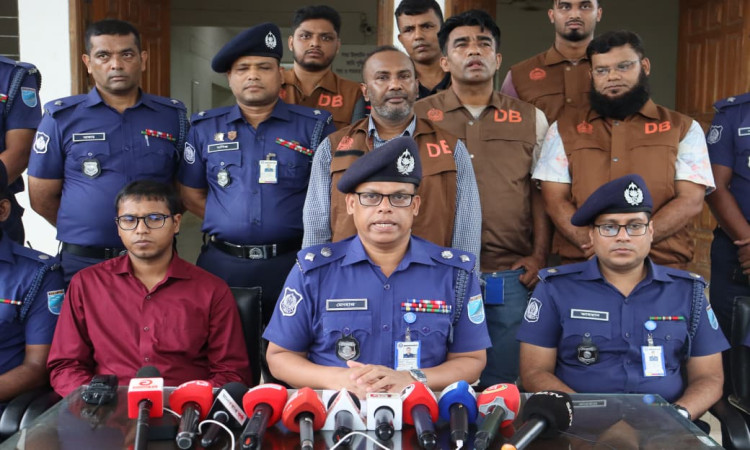 মুন্সীগঞ্জে ৫টি মোটরবাইকসহ চোরচক্রের ৩ সদস্য গ্রেপ্তার
