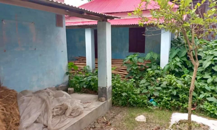 মানিকগঞ্জের সাটুরিয়ার আশ্রয়ণ প্রকল্পের ১৭ ঘরই তালাবদ্ধ: বঞ্চিত প্রকৃত ভূমিহীনরা
