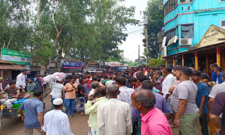 তাড়াশে ট্রাকের ধাক্কায় মাছ ব্যবসায়ীর মৃত্যু