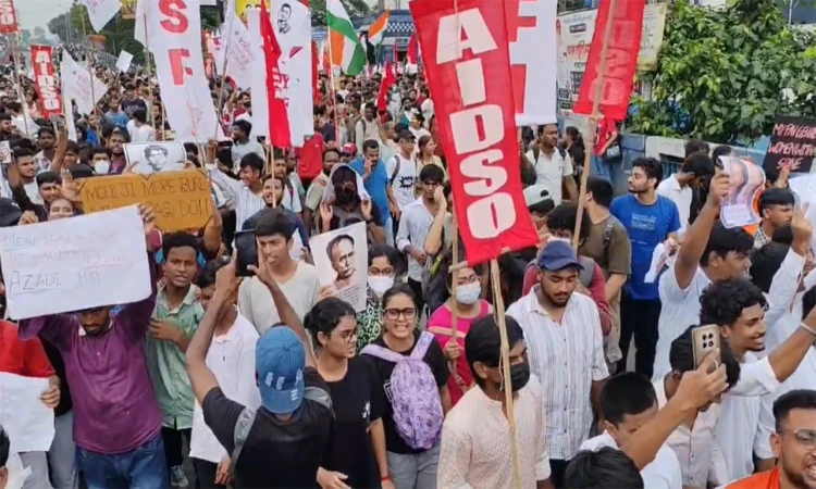 সিজেপি ও বাম ছাত্র সংগঠনগুলোর মহামিছিলে তোলপাড় ধর্মত