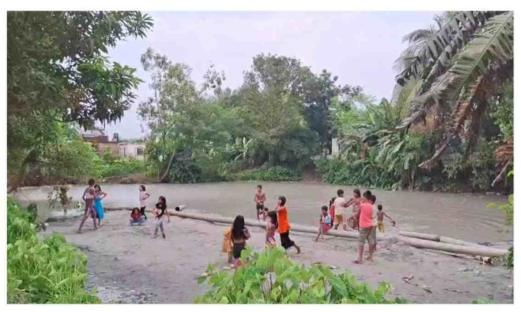বিজয়নগরে প্রশাসনের জরিমানার পরও থামেনি শতবর্ষী পুকুর ভরাট