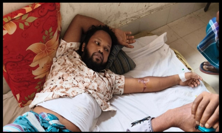 দেবীগঞ্জে ফেসবুক পোস্টকে কেন্দ্র করে সাংবাদিককে মারধরের অভিযোগ