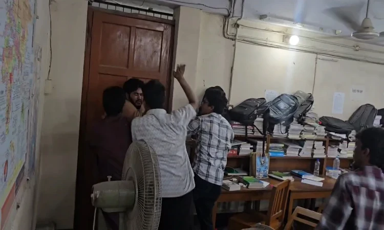 রাবিতে জিএস আম্মারসহ ছাত্রশিবিরের মারধরের শিকার দুই শিক্ষার্থীকে গ্রেপ্তার
