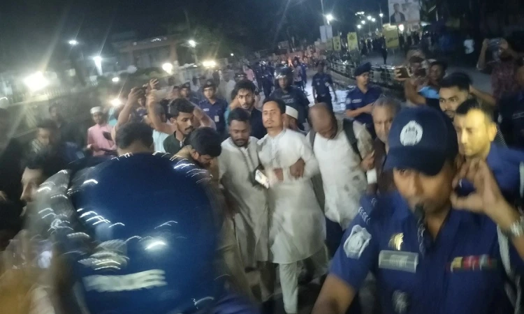 নাসীরুদ্দীন-সারজিসের ওপর হামলার নেপথ্যে যা বলছেন স্থানীয় নেতারা