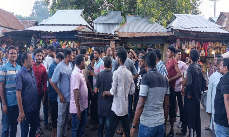 ফুলবাড়ীতে এনসিপি-বিএনপি মুখোমুখি, রক্তক্ষয়ী হামলায় এনসিপির ২৫ নেতাকর্মী জখম