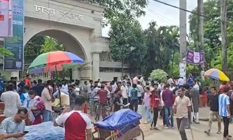 ঢাকা কলেজে ছাত্রদল ও শিবিরের ধাওয়া-পাল্টা ধাওয়া, আহত একাধিক