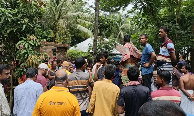 বাগেরহাটে বসতঘর থেকে একই পরিবারের ৩ জনের মরদেহ উদ্ধার