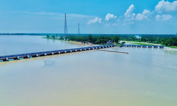 উজান ও বৃষ্টিতে ফুঁসে উঠেছে তিস্তা, বিপৎসীমার ১৩ সেমি ওপরে পানি