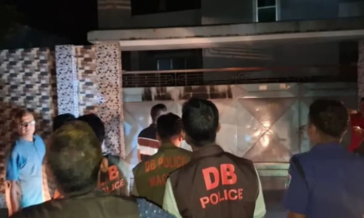 মাগুরায় সাকিব আল হাসানের বাড়িতে হামলা ও অগ্নিসংযোগ