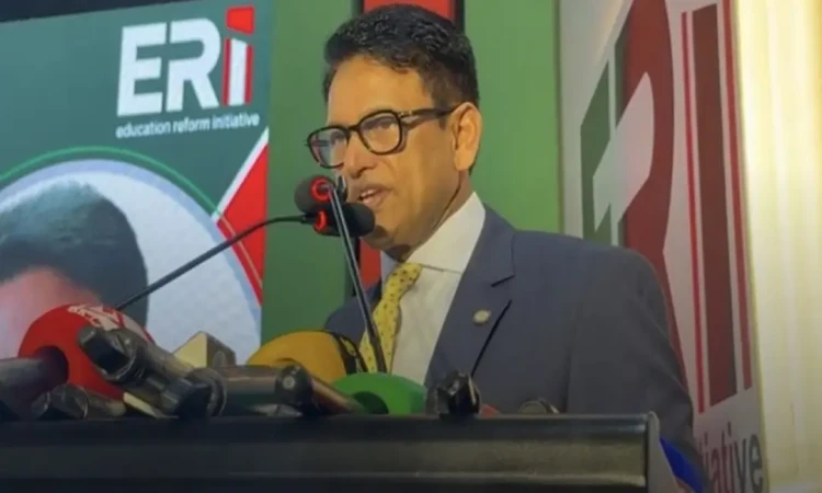 চিলে কান নিয়ে গেছে শুনে দৌড়াচ্ছে, কানে হাত দিয়ে দেখে না: শিক্ষামন্ত্রী