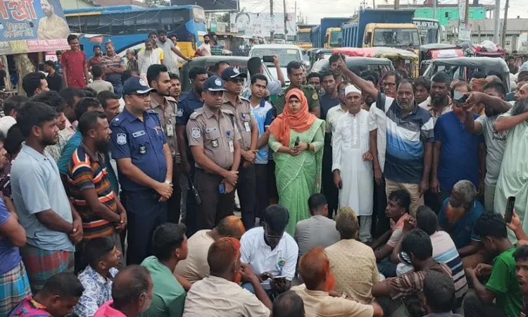 প্রশাসনের আশ্বাসে জামালপুর-টাঙ্গাইল-ঢাকা মহাসড়কের অবরোধ প্রত্যাহার