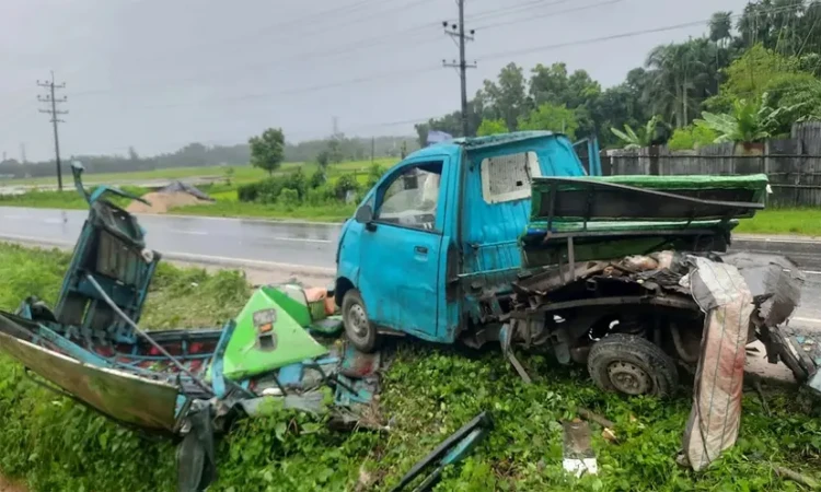 চকরিয়ায় বাস ও লেগুনার মুখোমুখি সংঘর্ষ: চার যাত্রী নিহত