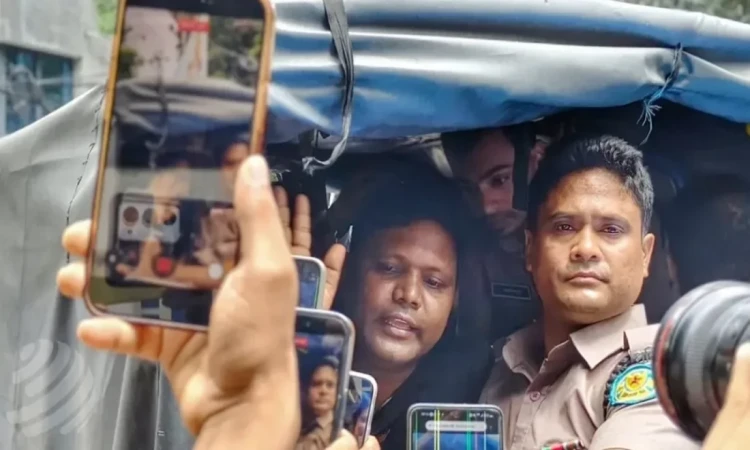 ধানমন্ডি ৩২ নম্বরে শ্রদ্ধা জানাতে এসে আটক যুবলীগ কর্মী অর্ণব দাস