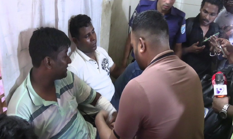 ফতুল্লায় সন্ত্রাসবিরোধী অভিযানে পুলিশের সঙ্গে গোলাগুলি: আহত ৩