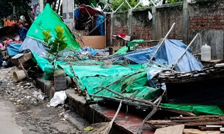 ভেঙে দেওয়া হলো ভাইরাল ‘মিজানের ভাতের হোটেল
